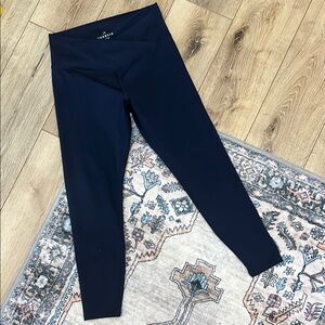 DANSKIN V Shape Crossed Waist Navy Blue Crop Leggings M